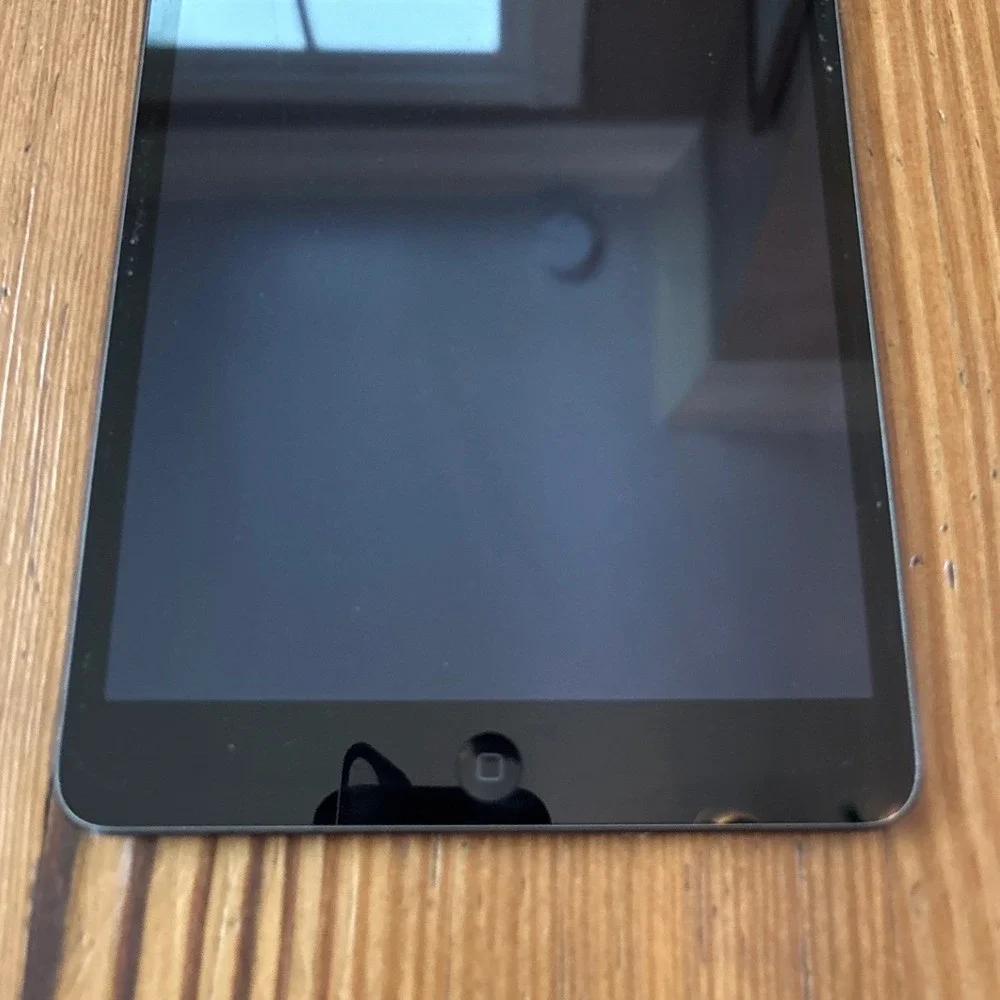 Apple iPad Mini 2 Tablet 7.9